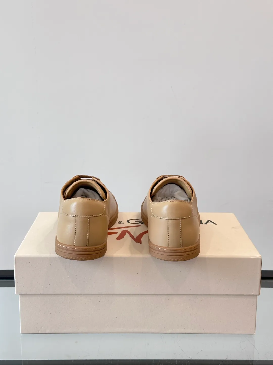 Men's shoes 💰p400 "DG" Dolce & Gabbana fashion casual shoes, high-end boutique men's casual sports shoes! Imported first layer cowhide. The contrasting color design attracts the eye, and the brand logo decoration on the tongue is exquisite and luxurious, super A level! Compared with the genuine product at the counter, the version is no worse at all! size: 38-44 (45 customized)